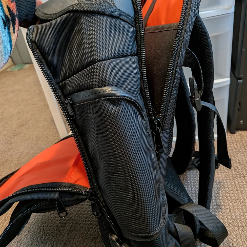 Travel BackPack - Black - Picture 4 of 7